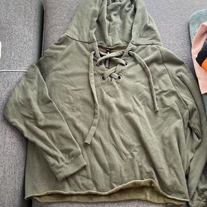 Brand Design Lab (Tilly’s) Cropped Green Tie-Up Hoodie / Sz small